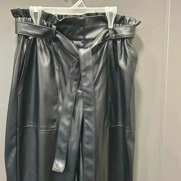 BAR III FAUX BLACK LEATHER WOMANS HIGH RISE BELTED PANTS SLACKS CLASSY SHARP FUN - Picture 2 of 10